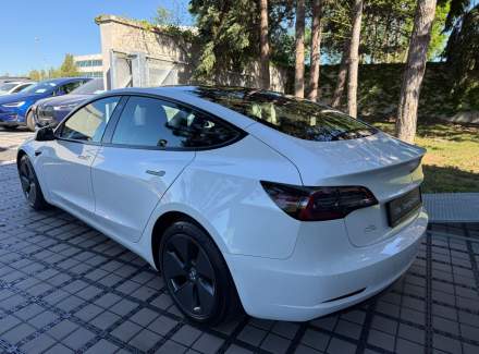 Tesla - Model 3