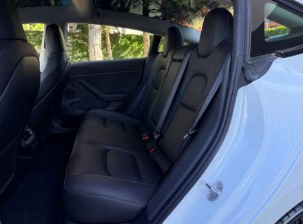 Tesla - Model 3