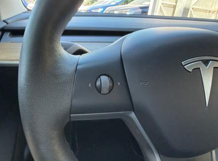 Tesla - Model 3