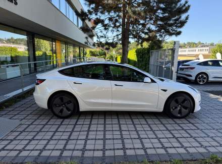 Tesla - Model 3