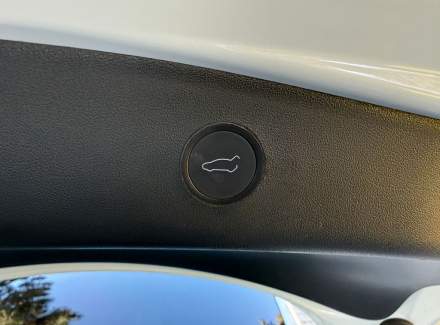 Tesla - Model 3