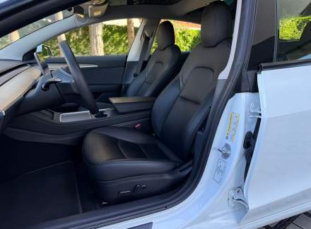 Tesla - Model 3