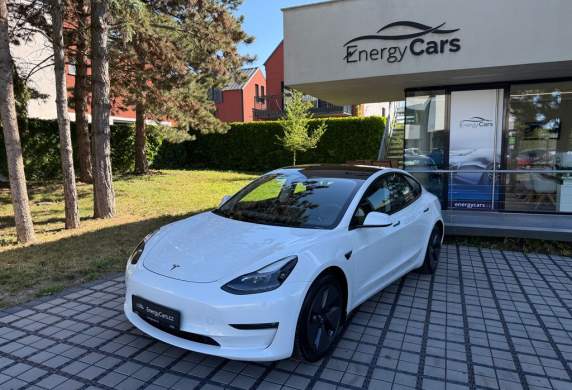Tesla - Model 3