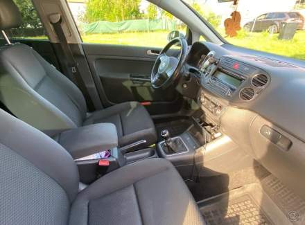 Volkswagen - Golf
