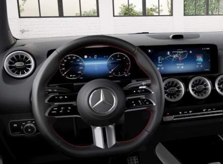 Mercedes-Benz - GLA