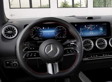 Mercedes-Benz - GLA