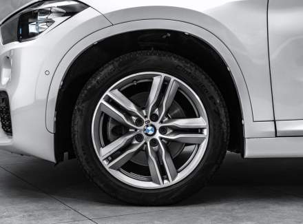 BMW - X1