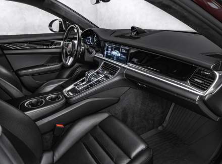 Porsche - Panamera