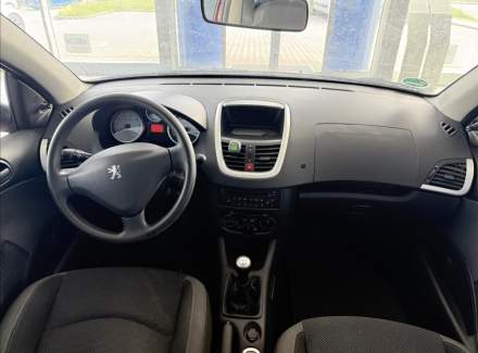 Peugeot - 206