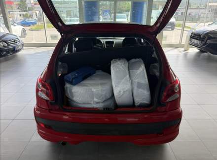 Peugeot - 206