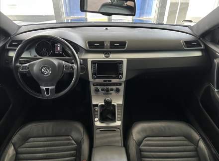 Volkswagen - Passat