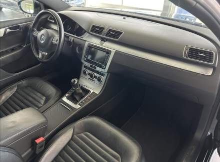 Volkswagen - Passat