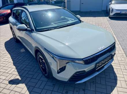 Kia - K4