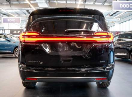 Chrysler - Pacifica