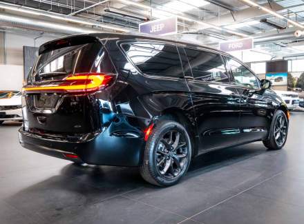 Chrysler - Pacifica