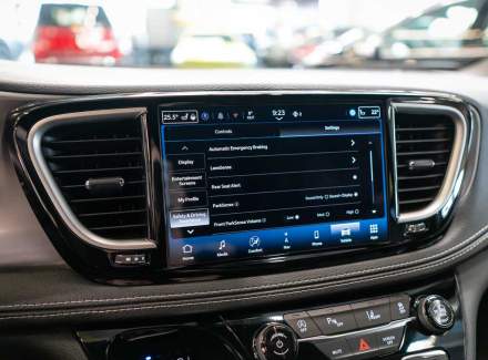 Chrysler - Pacifica
