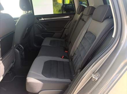 Volkswagen - Golf