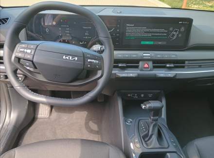 Kia - K4