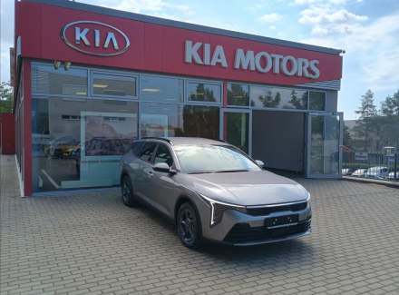 Kia - K4