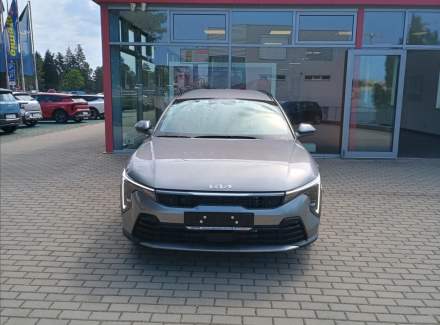 Kia - K4