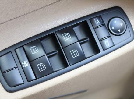 Mercedes-Benz - M-class