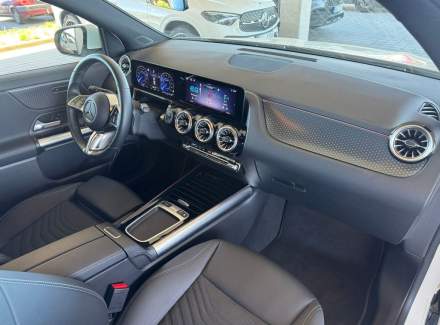 Mercedes-Benz - EQA