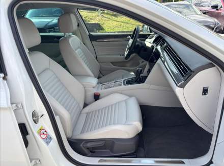 Volkswagen - Passat