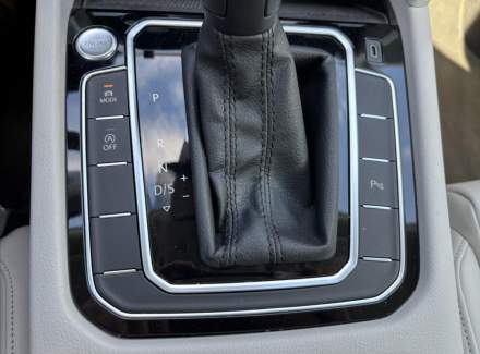 Volkswagen - Passat