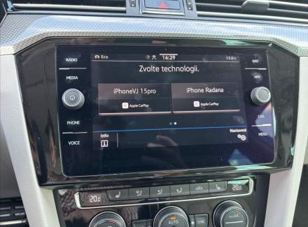 Volkswagen - Passat