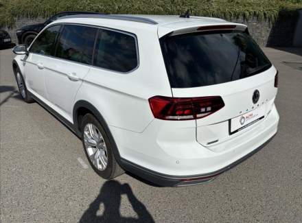 Volkswagen - Passat