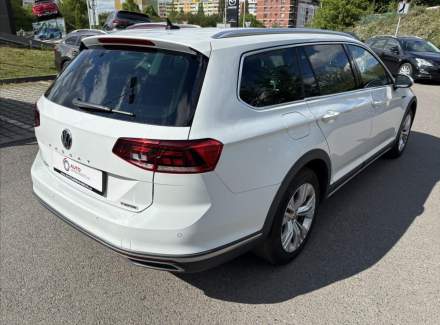 Volkswagen - Passat