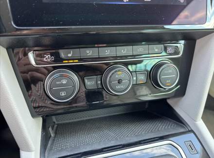 Volkswagen - Passat