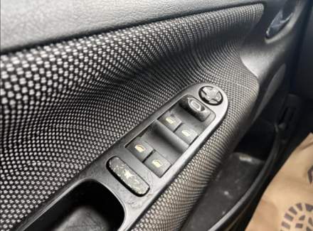 Peugeot - 207