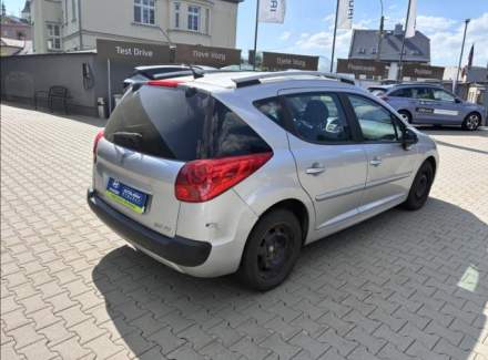 Peugeot - 207