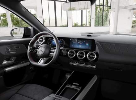 Mercedes-Benz - GLA