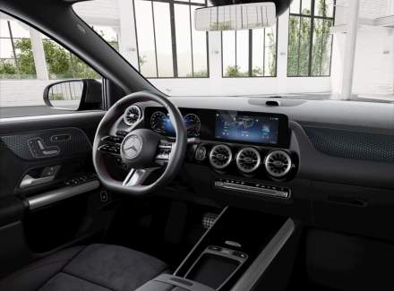 Mercedes-Benz - GLA
