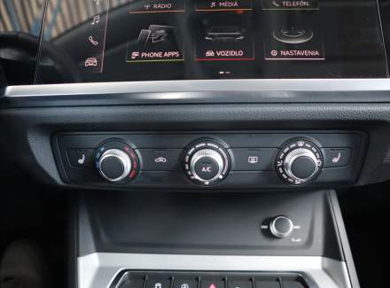 Audi - Q3