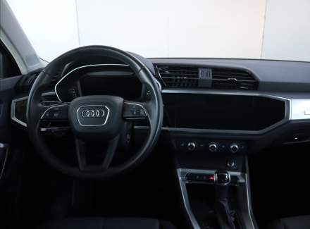 Audi - Q3