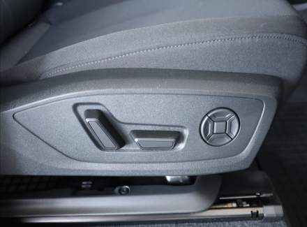 Audi - Q3