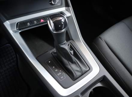 Audi - Q3