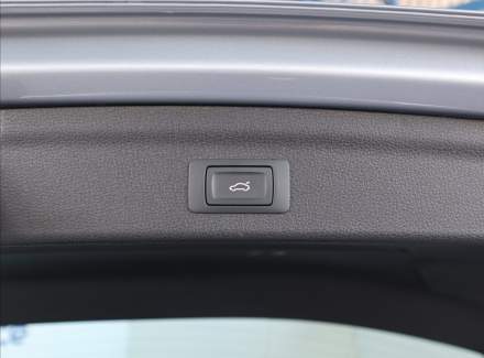 Audi - Q3