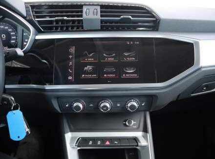 Audi - Q3