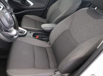 Toyota - Yaris Cross