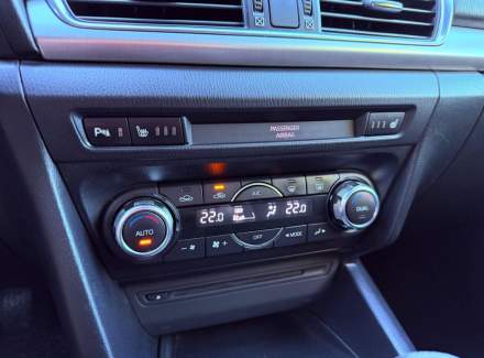 Mazda - 3