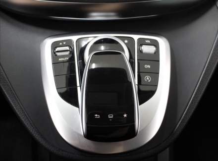 Mercedes-Benz - V-class