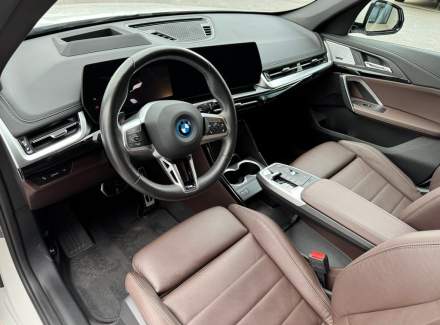 BMW - iX1