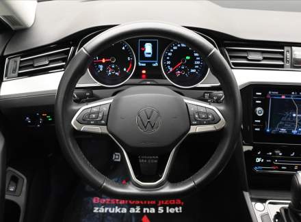 Volkswagen - Passat