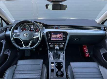 Volkswagen - Passat
