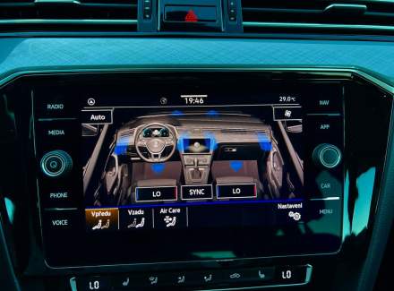 Volkswagen - Passat