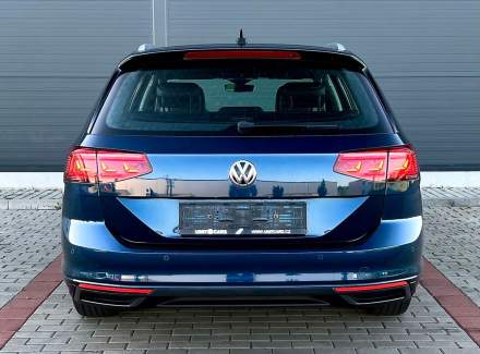 Volkswagen - Passat